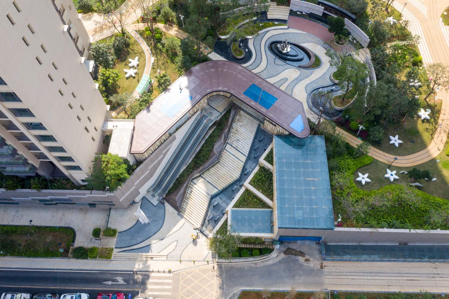 半山悅?；▓@