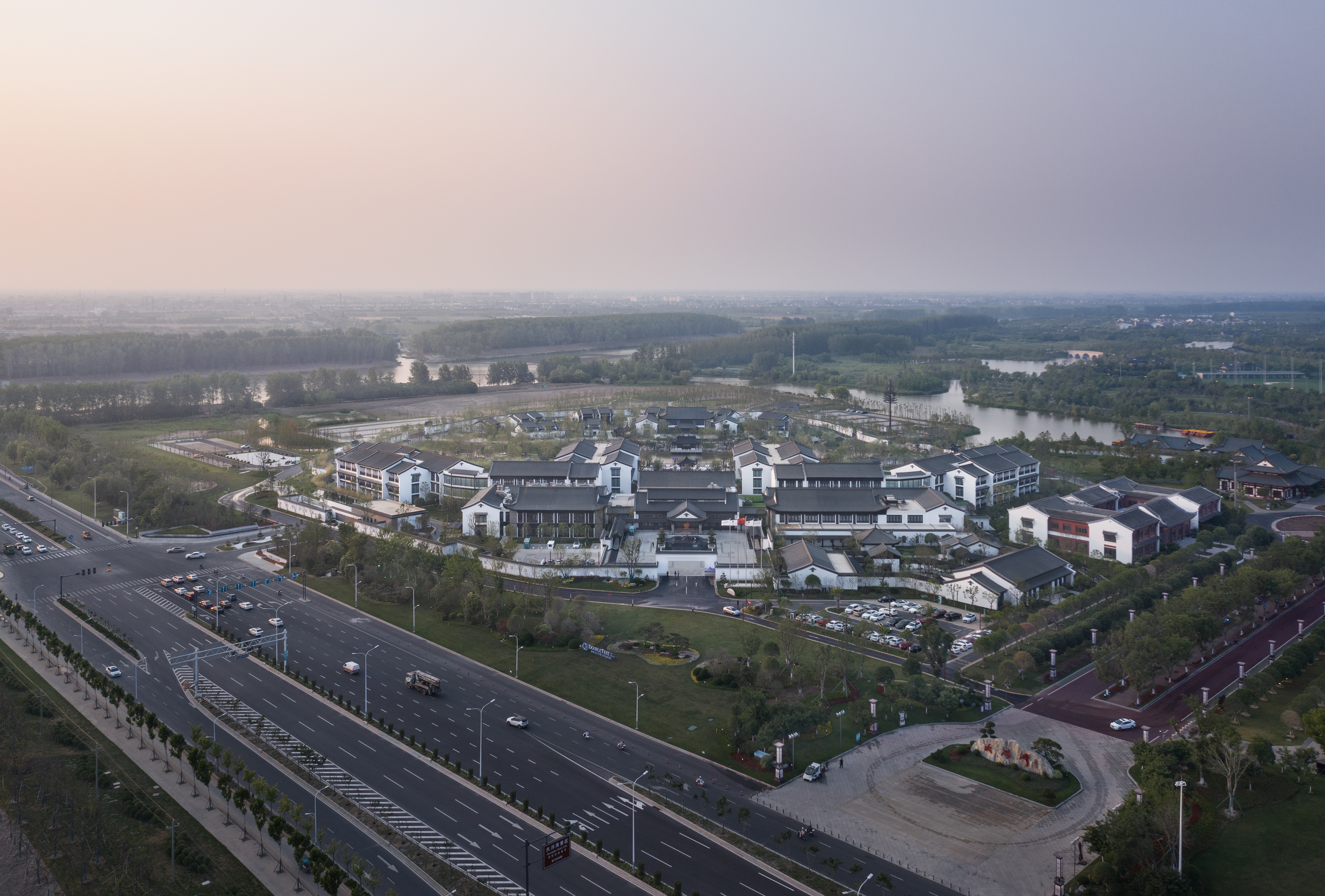 鹽城市大洋灣希爾頓逸林酒店項目